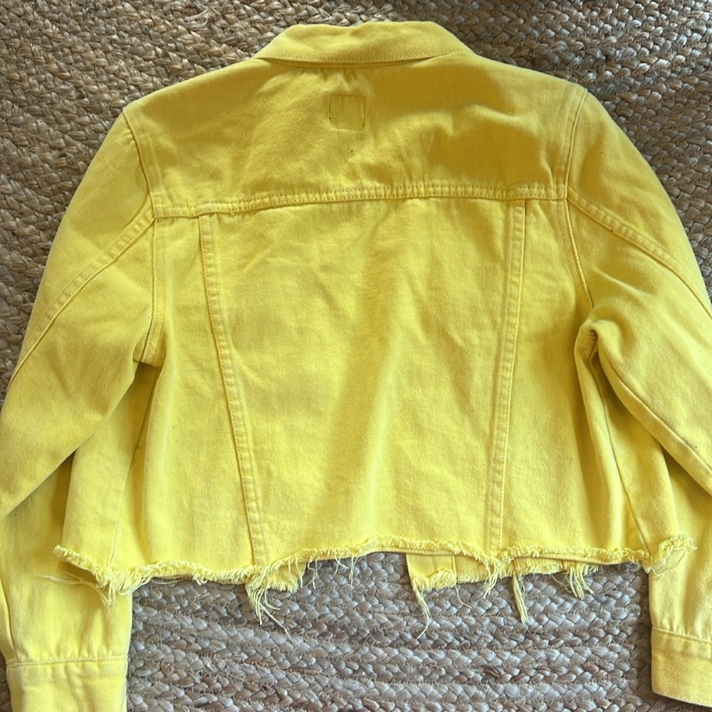 GXG Yellow cropped Jean Jacket Raw Hem Size Small - Picture 4 of 5